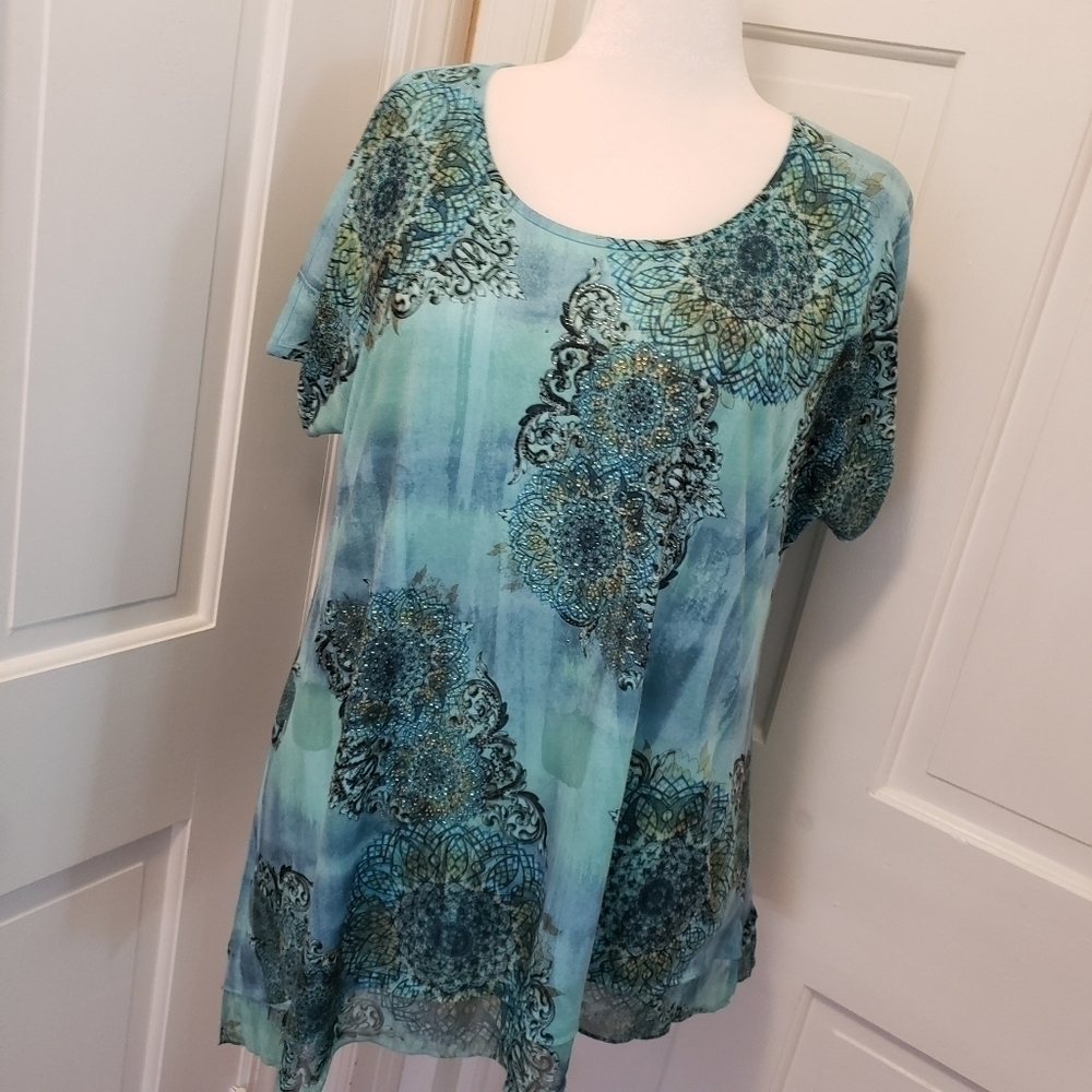 Avenue colorful asymmetrical knit top size 14/16, casual